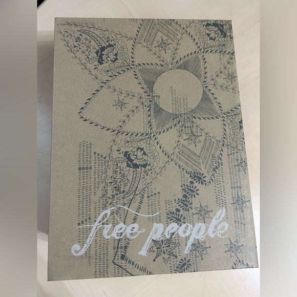 Free People High Street Rain Boots Dragon Fruit Size 6 NIB - Picture 5 of 5